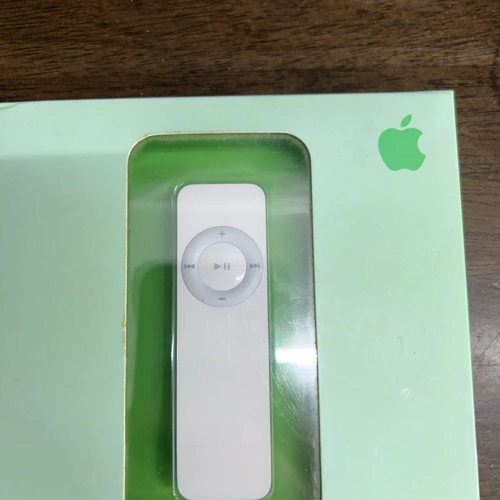 NEW Apple iPod shuffle 1st Generation White 1 GB In‎ Box M9725LL/A RARE